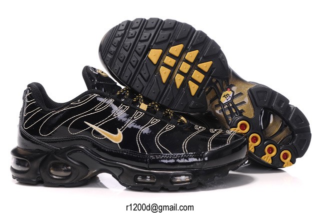 requin noir chaussure